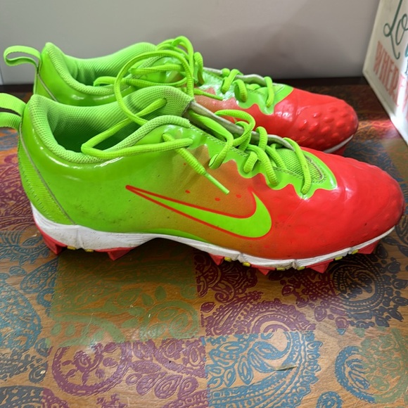 Men’s size 11 cleats - Picture 2 of 4